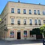 Tamas - Panoramas, Tagas Lakas A Toertenelmi Belvarosban Kilatassal A Viragorara * Székesfehérvár