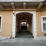 Tamas - Panoramas, Tagas Lakas A Toertenelmi Belvarosban Kilatassal A Viragorara Székesfehérvár