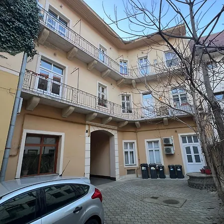 Lejlighed Tamas - Panoramas, Tagas Lakas A Toertenelmi Belvarosban Kilatassal A Viragorara *